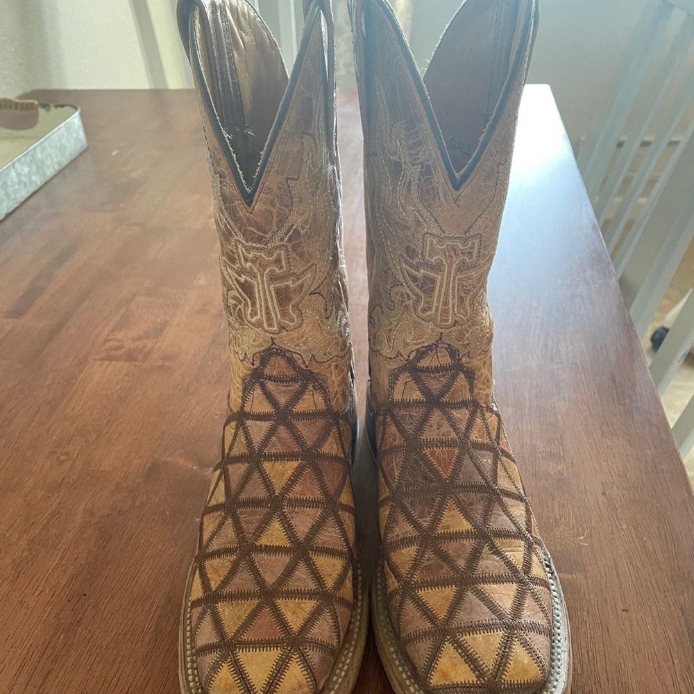 Women’s Tin Haul cowboy boots size 7.5